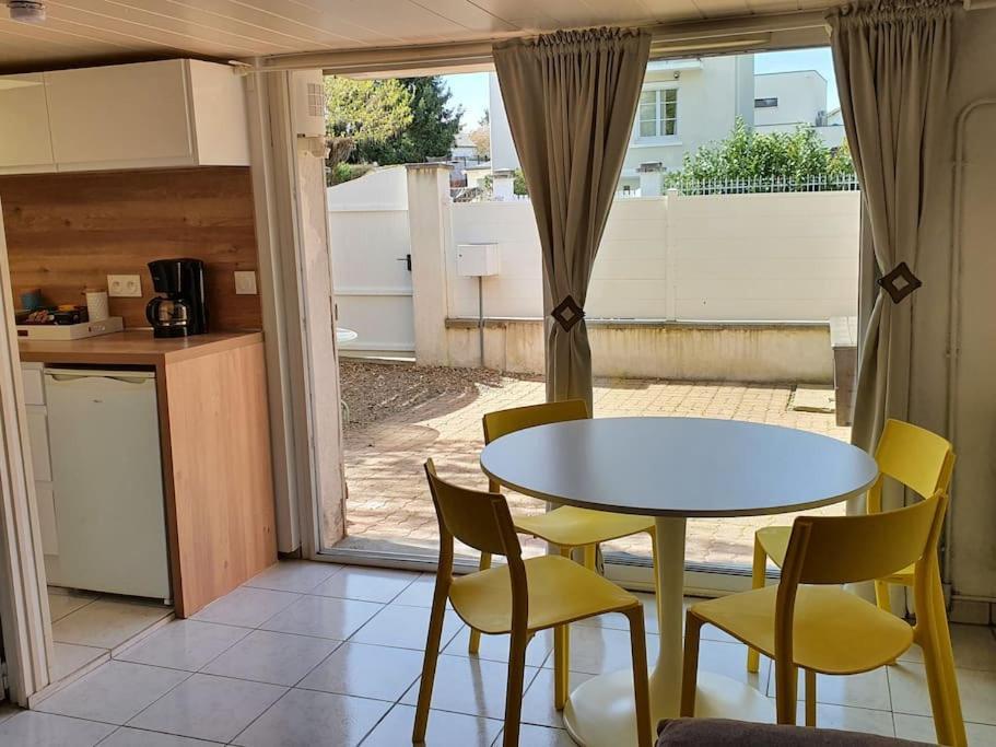 Logement Amboise Centre Avec Terrasse Privee 外观 照片